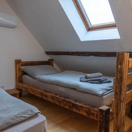 Pamacs Vendeghaz Апартаменты *